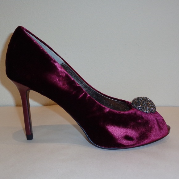 Sacha London Size 8 M PIPPA Red Velvet Heels - Picture 1 of 8